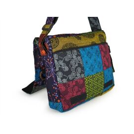 Tasche Umhängetasche Patchwork Muster bunt mit überlappendem Deckel | ca. 30x32x8 cm
