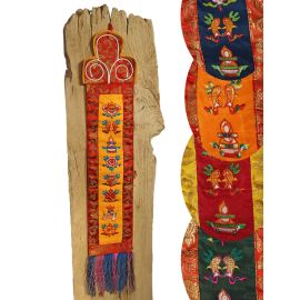 Tibetanischer Wandbehang mit 8 Glückssymbolen & Brokat | handgefertigt